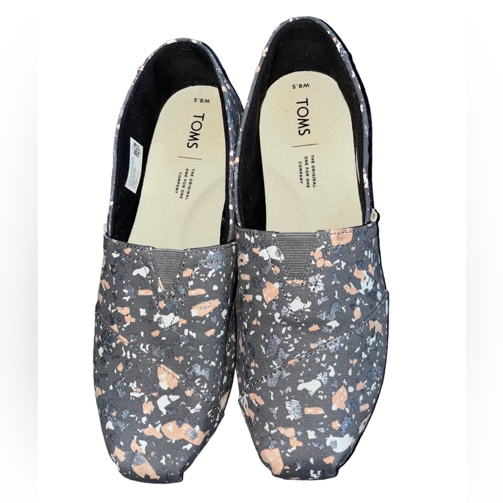 Toms